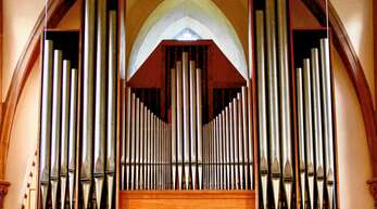 Die große Steinmeyer-Orgel mit ihren 53 Registern und 2436 Pfeifen ist der ganze Stolz der evangelischen Stadtkirche Offenburg. 