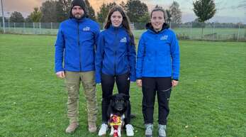 Erfolgreich an der deutschen Meisterschaft im Turnierhundesport teilgenommen (von links): Charlie Göpel, Melina Eickermann und Rebecca Saecker.