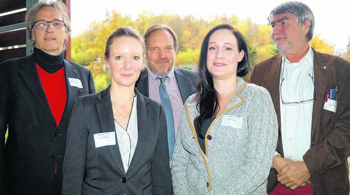 Sprachen über den korrekten Umgang mit Tieren (von links): Heribert Hofer, Leiter des Leibniz-Instituts für Zoo- und Wildtierforschung in Berlin, Davina Schmitz, Geschäftsführerin »Anima« Tierwelt, Eckhard Wiesenthal, Biologe und Vorsitzender des Deutschen Wildgehege Verbandes, Maria Wruck, Stiftungsgründerin und Geschäftsführerin »Anima« Tierwelt, und Kurt Kotrschal, Naturwissenschaftler an der Uni Wien.